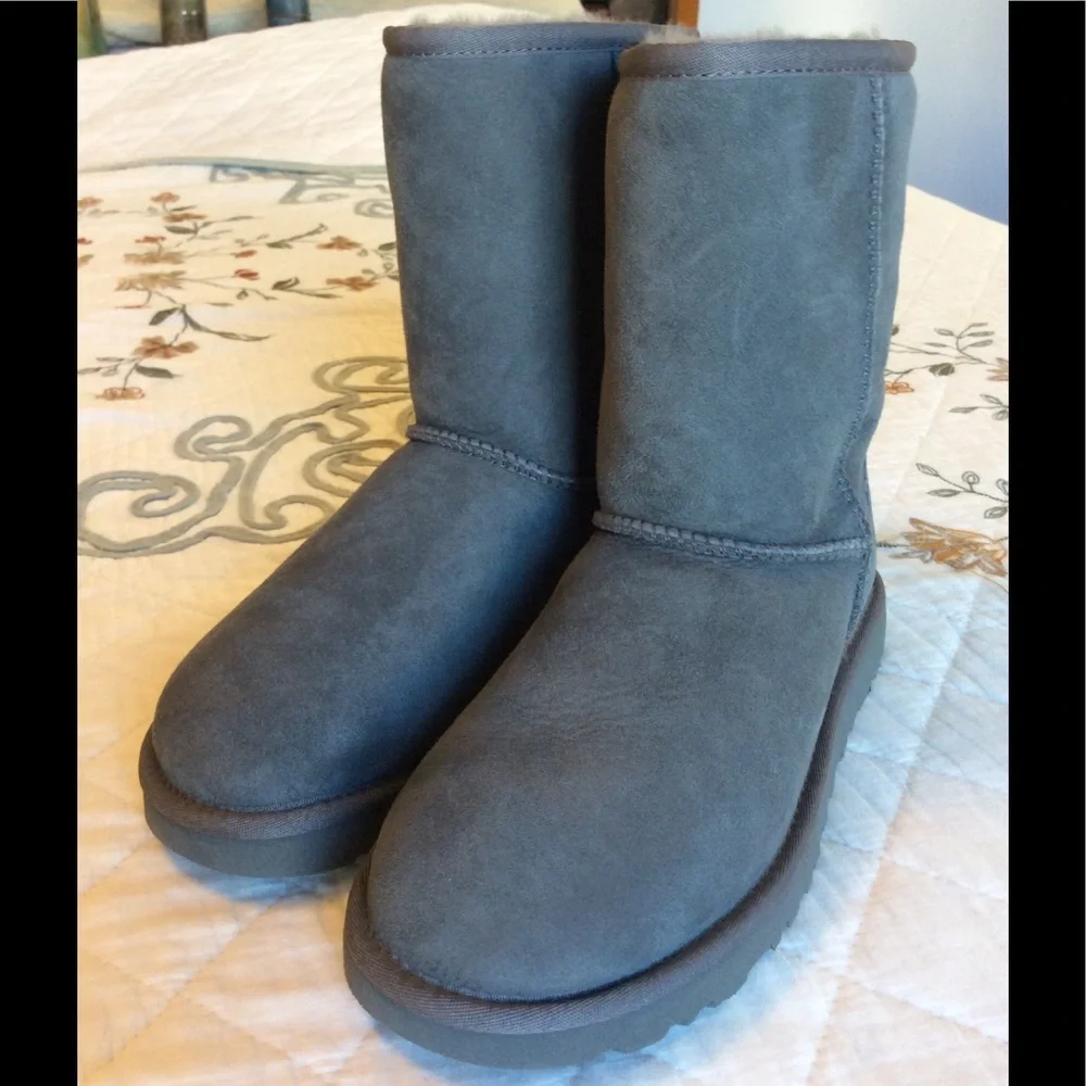 UGG Classic short boots